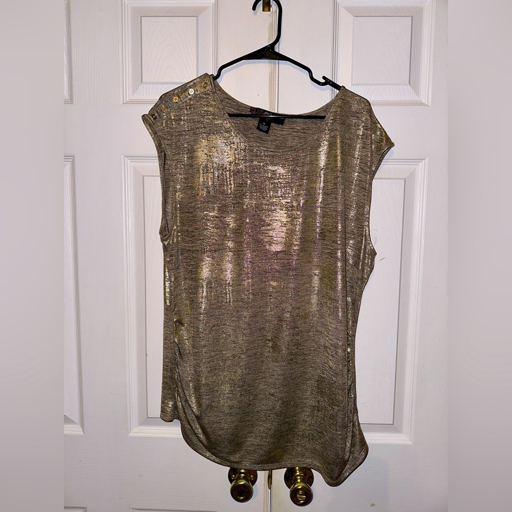 GOLD SLEEVELESS DRESSY TOP!! VERY NICE!! Excellent Condition!! Super Stretchy!!